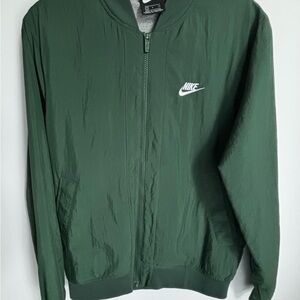 Nike Men's Green lightweight jacket